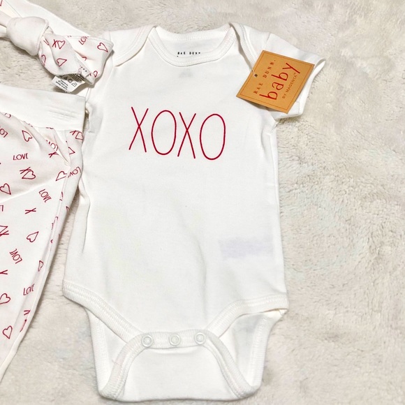🆕Rae Dunn 3pc XOXO Baby Onesie Set - Picture 2 of 4